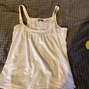 Vitt linne - Jätte söt vitt vintage linne, helt parfekt skick!🤍