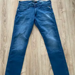 Nya Replay Anbass Blue Jeans. Nypris 1099kr. 