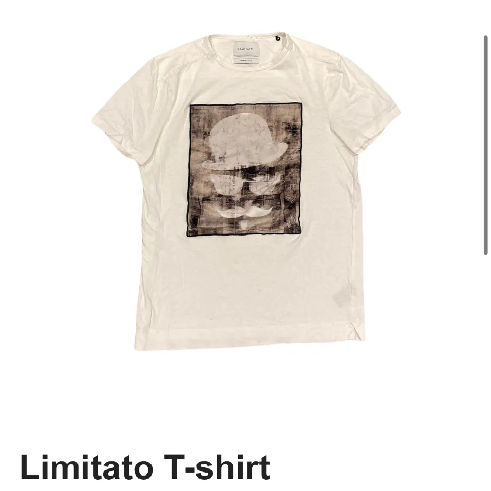 cool limitatio t-shirt. sjukt bra kvalitet, sparsamt använt . T-shirts.