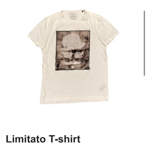 limitato t-shirt  - cool limitatio t-shirt. sjukt bra kvalitet, sparsamt använt 
