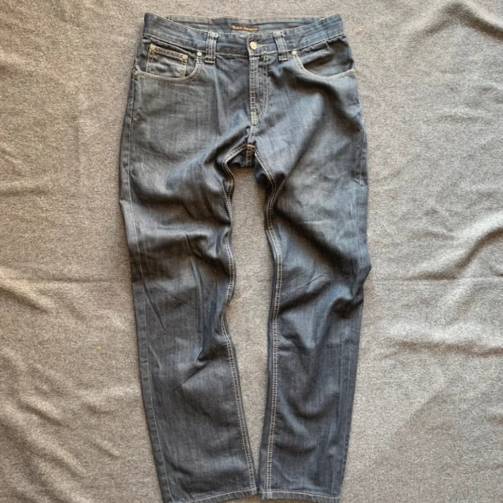Nudie jeans i slim och i mycket bra skick storlek W30och L33. Jeans & Byxor.