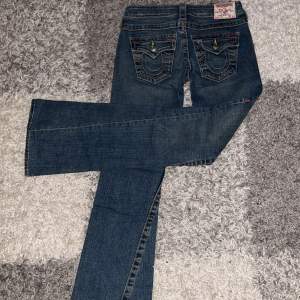 Vintage true religion jeans  Midja:35cm Bredd:20cm Längd:96cm