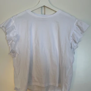 Zara - Helt ny t shirt från zara som är köpt förra sommaren men har aldrig använt den 💞