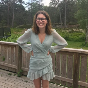 Balklänning  - Säljs då den inte passar längre  Använd typ 2 gånger 