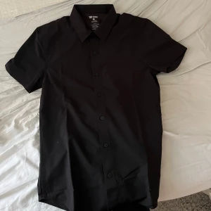 Sommarskjorta - Helt ny och oanvänd.