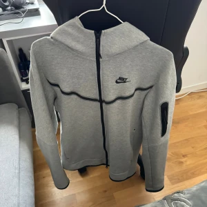 Nike tech fleece - S Nike tech fleece