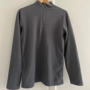 Zip-up tröja  - Gosig tröja köpt secondhand 💗