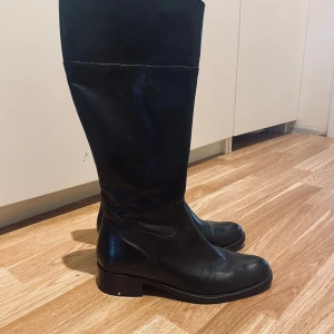 Äkta läder Boots - De är i bra skick och har inga skador.