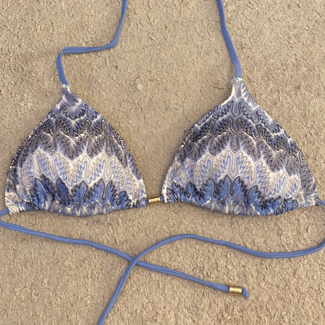 Jättesöt bikiniöverdel 