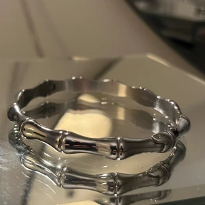 Silvrigt stålarmband i bambu motiv - Jättefint armband, aldrig använt 