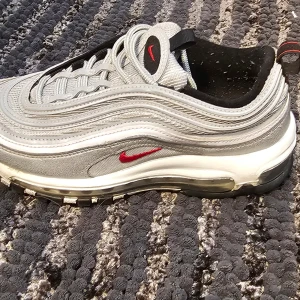 Äkta Nike Air Max 97 OG sneakers silver färg i strl - Äkta Nike Air Max 97 OG sneakers silver färg i strl 36.5