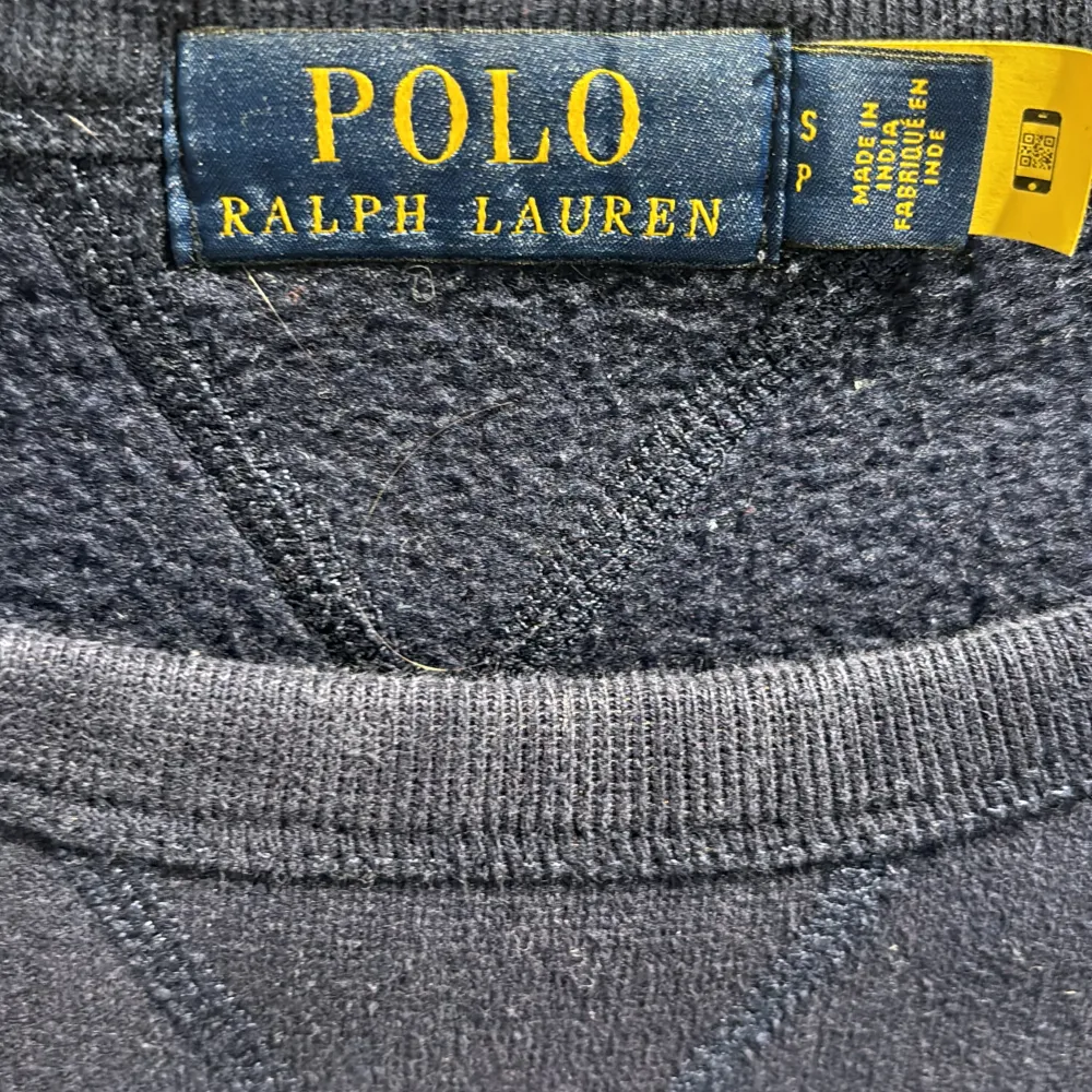 Säljer denna polo Ralph lauren sweatshirt, säljer på grund av att tröjan är för liten.. Tröjor & Koftor.