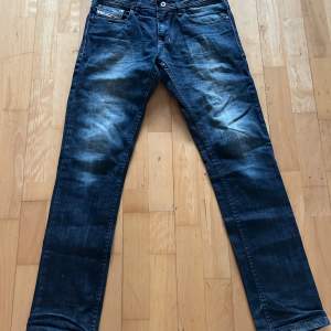 Blå diesel jeans som inte kommer till användning  Köparen står för frakten  