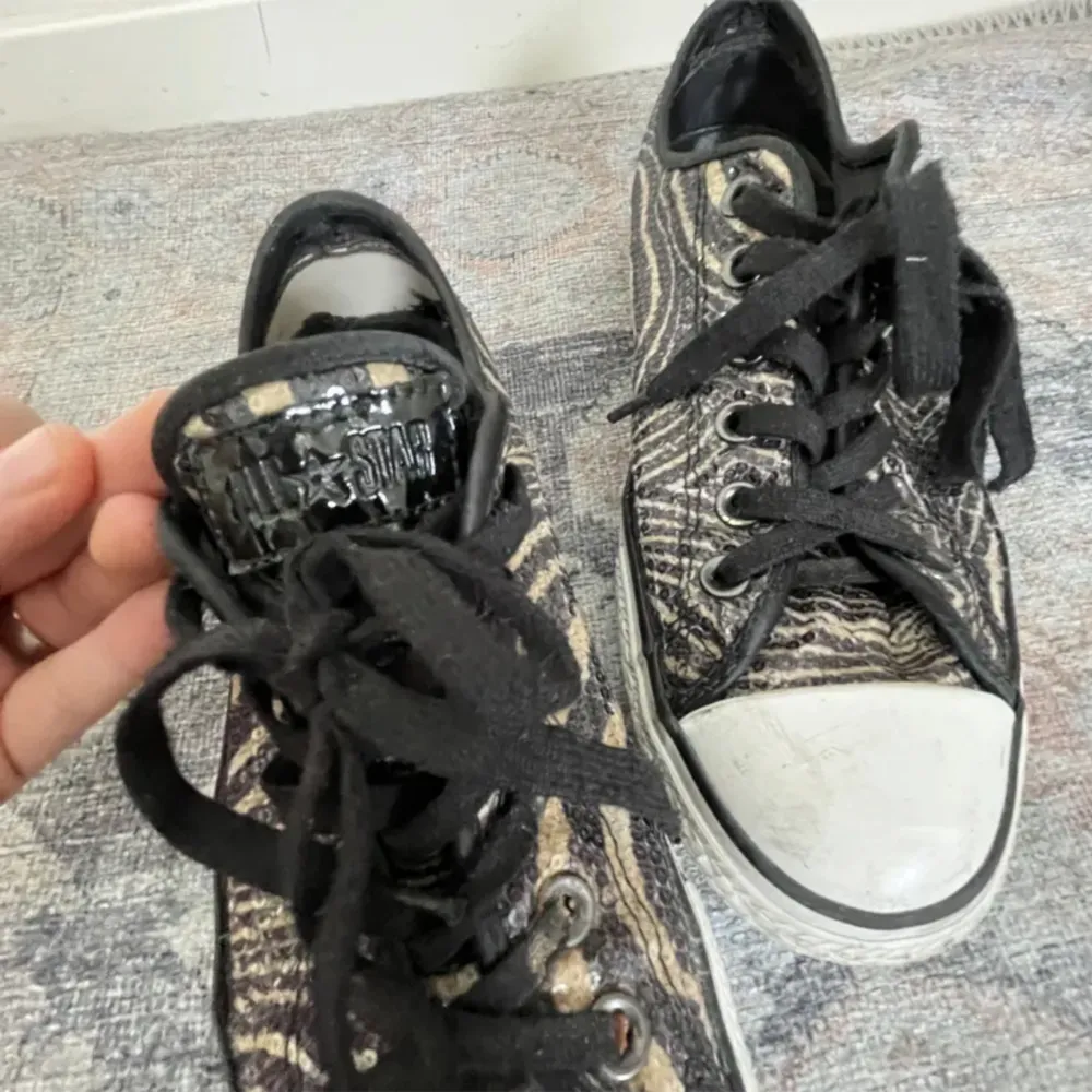 Zebra glitter skor från converse! Unika och jättesnygga. Skor.