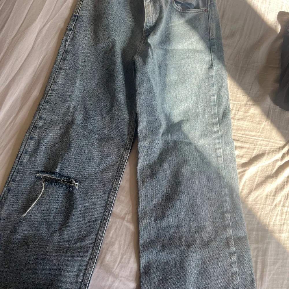 Carin Wester jeans i Stl 38. Lite utsvängda i benen . Jeans & Byxor.