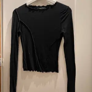 Långärmad svart tröja från Gina Tricot. Storlek XS. 50:- ex frakt. 