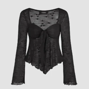 Svart blus  - Säljer min superfina svarta blus från cider på grund av att den är för liten för mig. Den är köpt här på Plick och är endast testad.💗Priset går att diskuteras vid snabb affär.💗