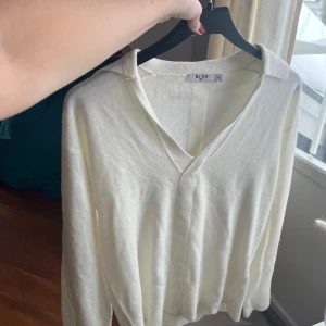 Stickad Ida Carlsson x nakd - Stickad vit tröja från Ida Carlsson x nakd