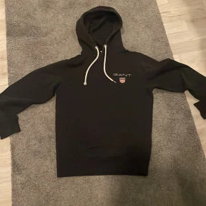 Gant  - Säljer min Gant tröja typ aldrig använt storlek xs pris 399 pris  kan diskuteras 