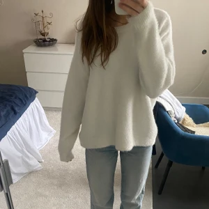 Stickad tröja - Världens mysisigaste stickade tröja som tyvärr inte kommer till användning🌟