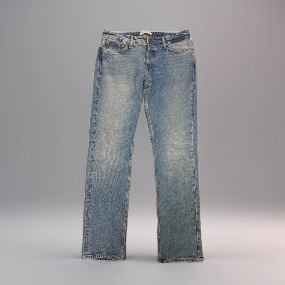 Ljusblå Jack & Jones jeans använda 2-3 ggr men hade köpt fel modell o därför till salu, Slim Fit W31 L32, Skriv vid intresse! 😊. Jeans & Byxor.