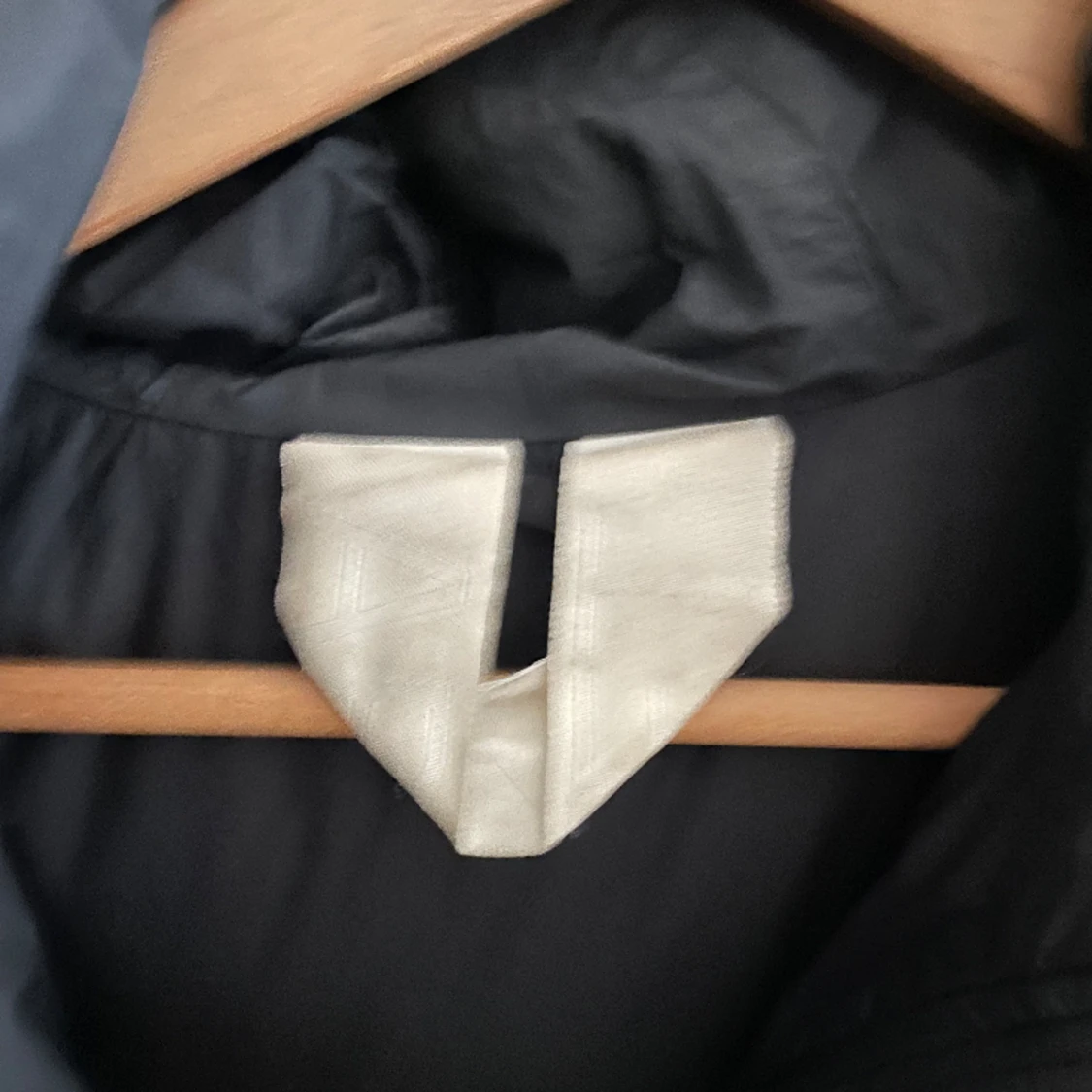 Arket- svart dunjacka  - 91