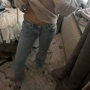 Weekday jeans - Så fina weekday jeans som aldrig kommer till använding❤️