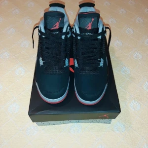 Jordan 4 bred - Helt nya 