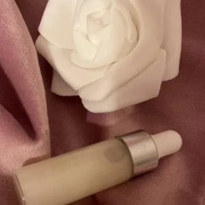 Nagel olja för dig 💕 -  Jag gör dessa nageloljor själv  de funkar jättebra om man vill ha kvar sina gelénaglar så kan man sätta dem på och gnugga försiktigt med sina fingrar och de funkar superbra om man vill ha längre naglar också. Jag har både oljiga och glansiga.