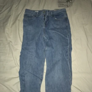 Jeans - Säljer dessa jeans från jack&jones