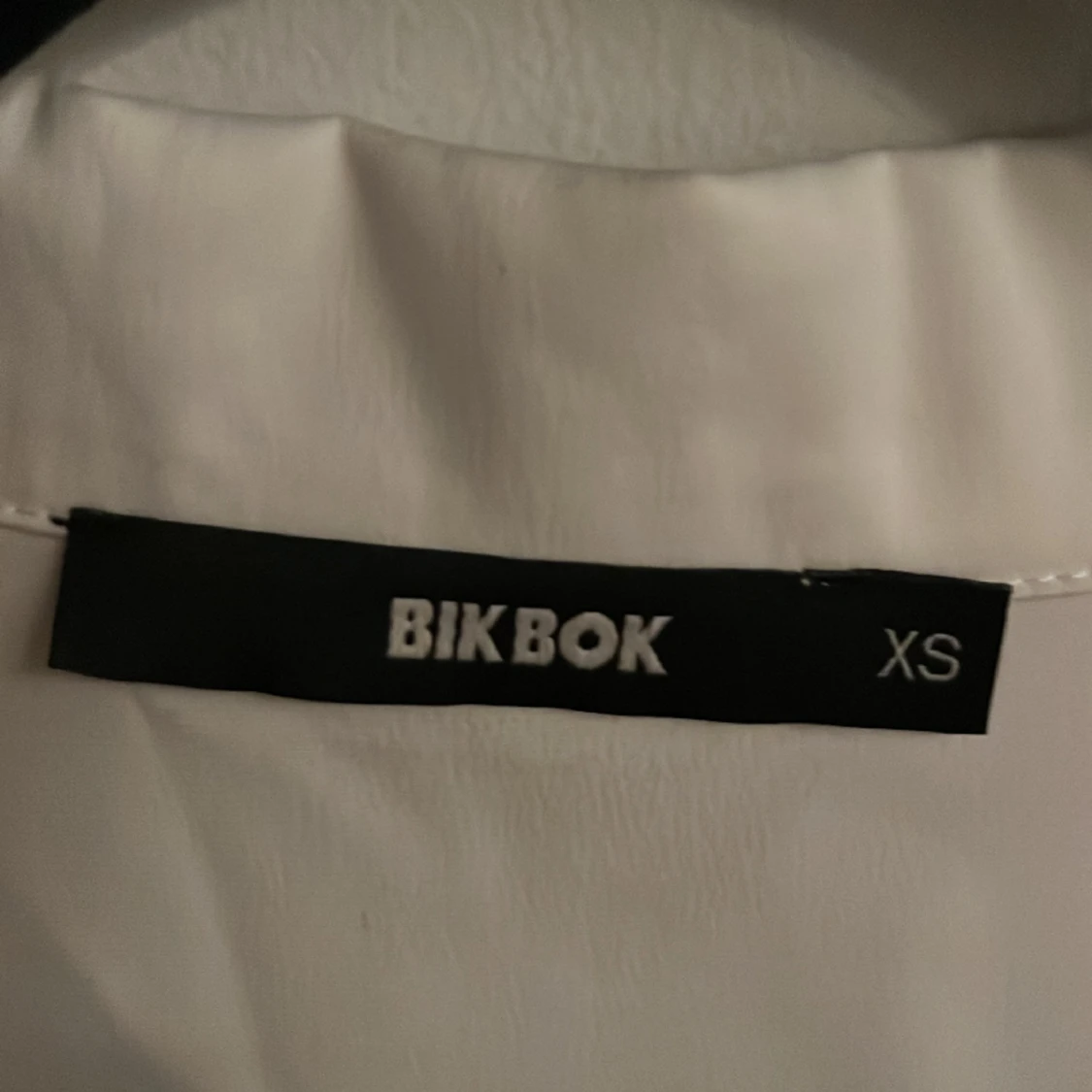 Vit skjorta från BIKBOK - 91