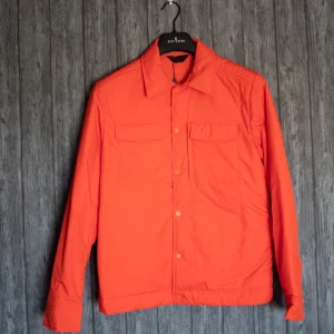 JL Dolph Padded Jacket - Primaloft insulation. Oanvänt. Från deras sample sale.