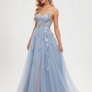 balklänning från jj’s house  - Balklänning från jjs house, helt oanvänd. i storlek 38 och 36. Har endast testat 1 gång