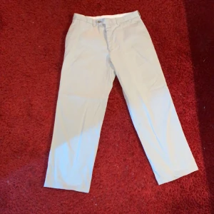 Beige Ralph lauren kostymbyxor - Beige Ralph lauren kostymbyxor, jättebra skick, snygg passform passar t mycket