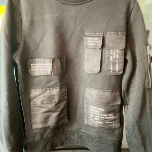 Tröja Brave soul London i armé stuk - Använt skick (inga fläckar men är lite nopprig)