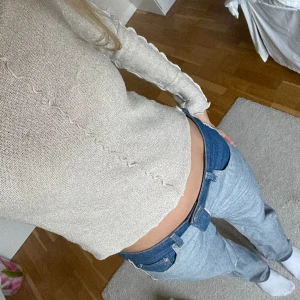 Guldig topp - Söt guldig glittertopp från zara! Knappt använd! ❤️❤️