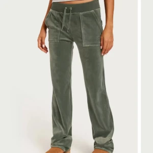 Juicy Couture - Säljer dessa juicy couture byxor i strl XS, aldrig använda. Säljer pga att jag ångrat köpet men har dragit bort lappen vilket gör att jag ej kan returnera.