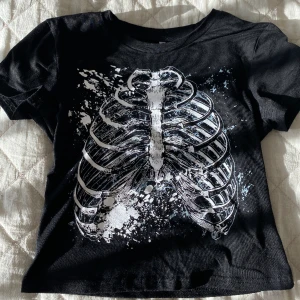 Topp - Cool topp från okänt märke i storlek S. Aldrig använd, inga defekter