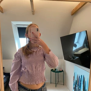 Lila blus Zara -  Jättesöt lila långärmad blus från Zara i strl 164🙌🙌