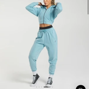 Oanvänt mjukisset från Gymshark  - Oanvänt!! Både mjukisbyxorna och hoodien Orginal pris: 1000-1500kr   
