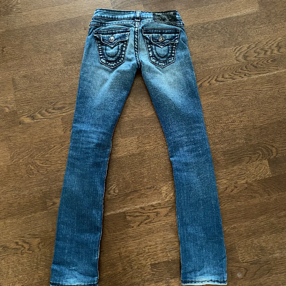 Storlek 25 Lågmidjade jeans  Utmärkt tillstånd. Jeans & Byxor.