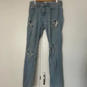 Jeans med hål💖 dm vid frågor