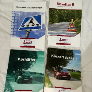 Körkortsböcker - Säljer detta kit med nödvändiga böcker till körkorts teorin. Det som ingår är körkortsboken, ett körhäfte, riskettan B samt en bok för vägmärken samt markeringar. Böckerna är i väldigt bra skick.