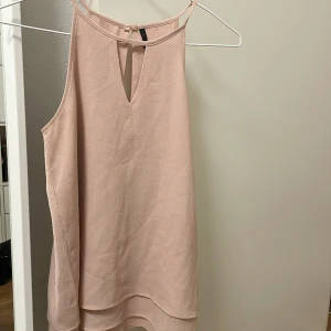 Rosa topp - Jätte fin med korta tajta kjolar.