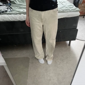 Jeans från Carlings - Köpta från Carlings men märket är STAY. Storlek M är lite baggy. Bra skick och nästan aldrig använda. Nypris 400 tror jag. Säljer för 150.