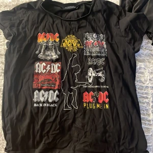 Ac/dc tröja - Säljer en AC/DC tröja. Knappt använd🩷