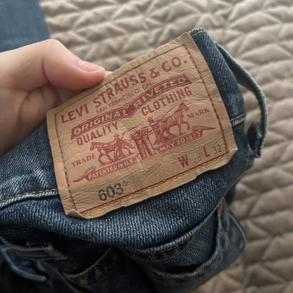 Lågmidjade Levis jeans jätte fint skick . Jeans & Byxor.