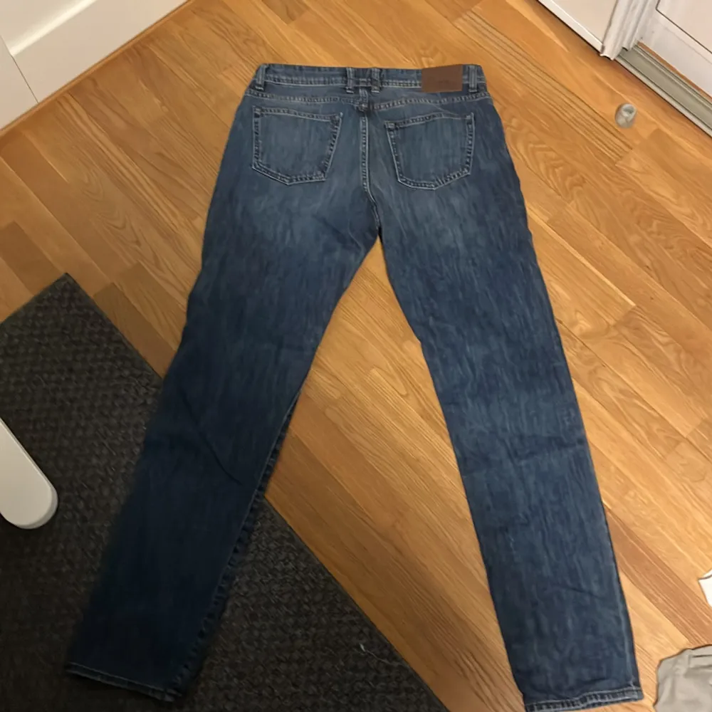 Riktigt feta Oscar Jacobson jeans som är mörkblå. Inga defekter. Storlek 33/34. Jeans & Byxor.