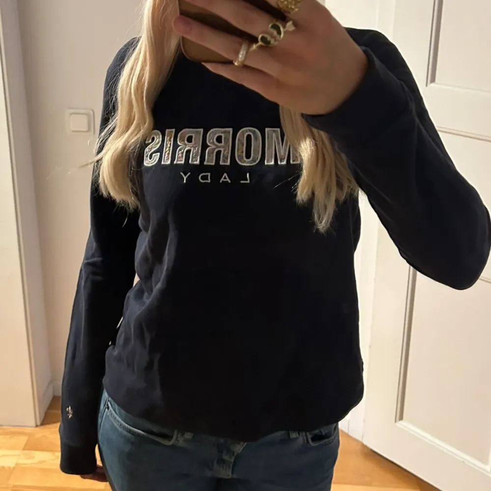 Fin sweatshirt från Morris i storlek XS💙. Tröjor & Koftor.