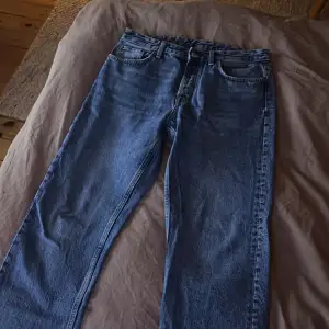 Säljer min zara jeans då dom är för små för mig